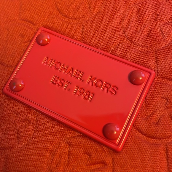 NWT Michael Kors Electronics Pouch - Picture 3 of 10